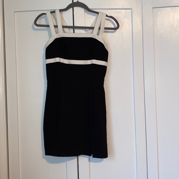 superdown Dresses & Skirts - Super down black fitted dress